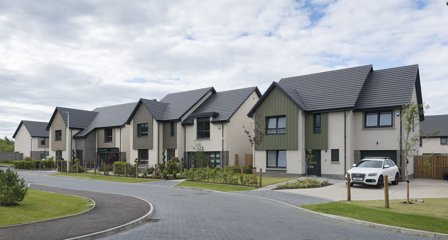 Dual-Colour Excellence at Killearn: Commercial Bifolds for Developer Partnership